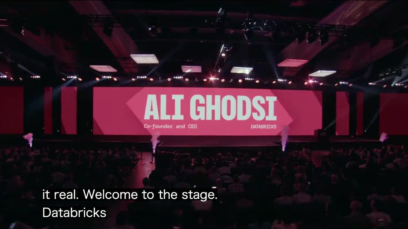 ステージに登場した Ali Ghodsi 氏(Co-founder and CEO, Databricks)
